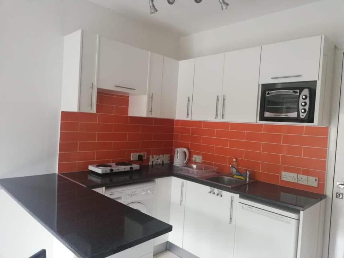 Cozy 1 Bedroom Apartment Close To The Beach Paphos 外观 照片